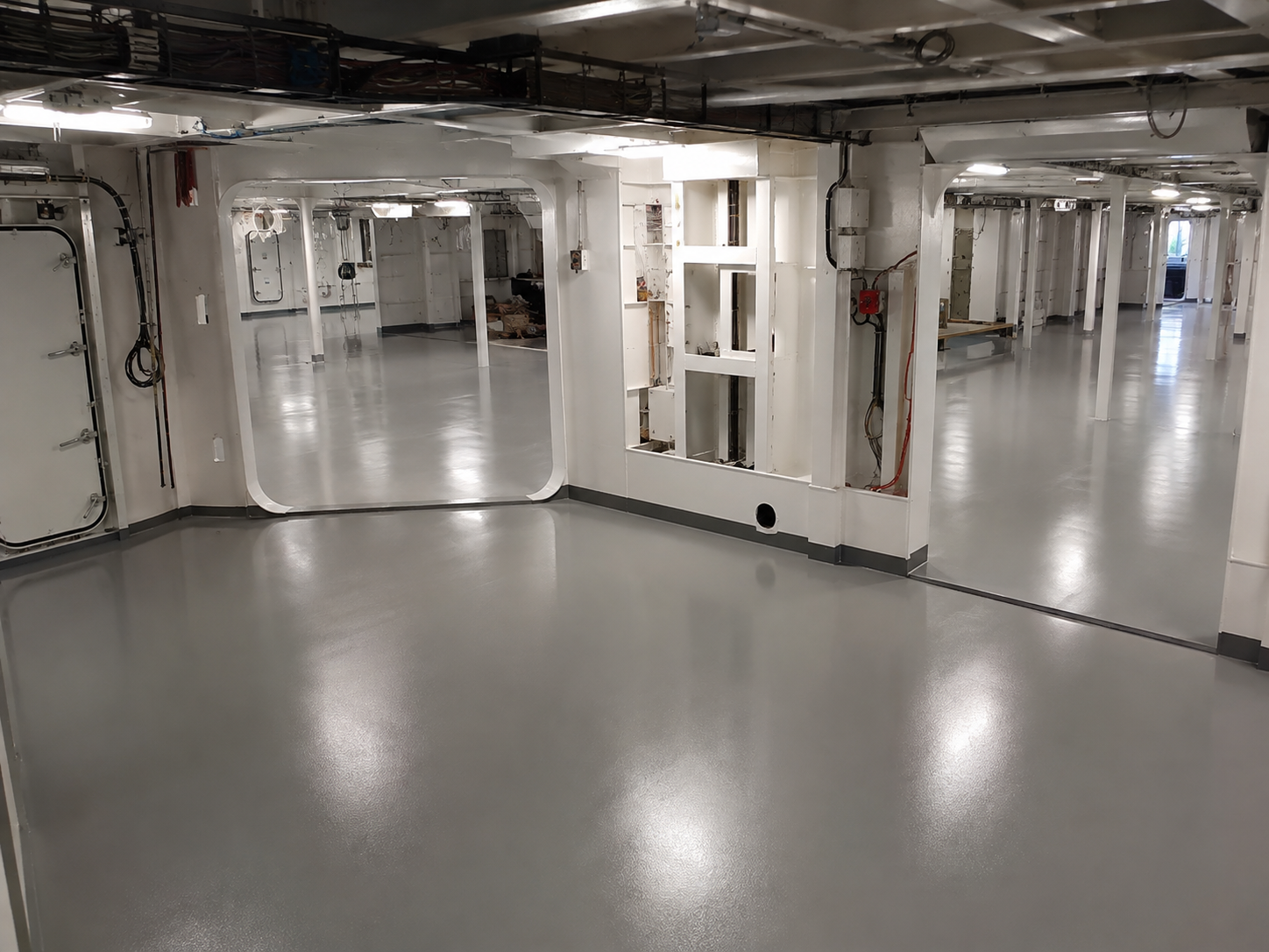 Self-Levelling Deck Covering for Marine Projects application